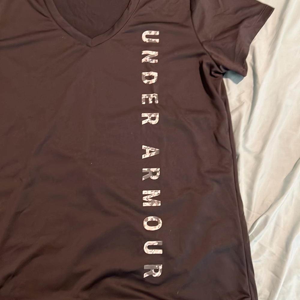 Under armour shirt - Picture 3 of 3